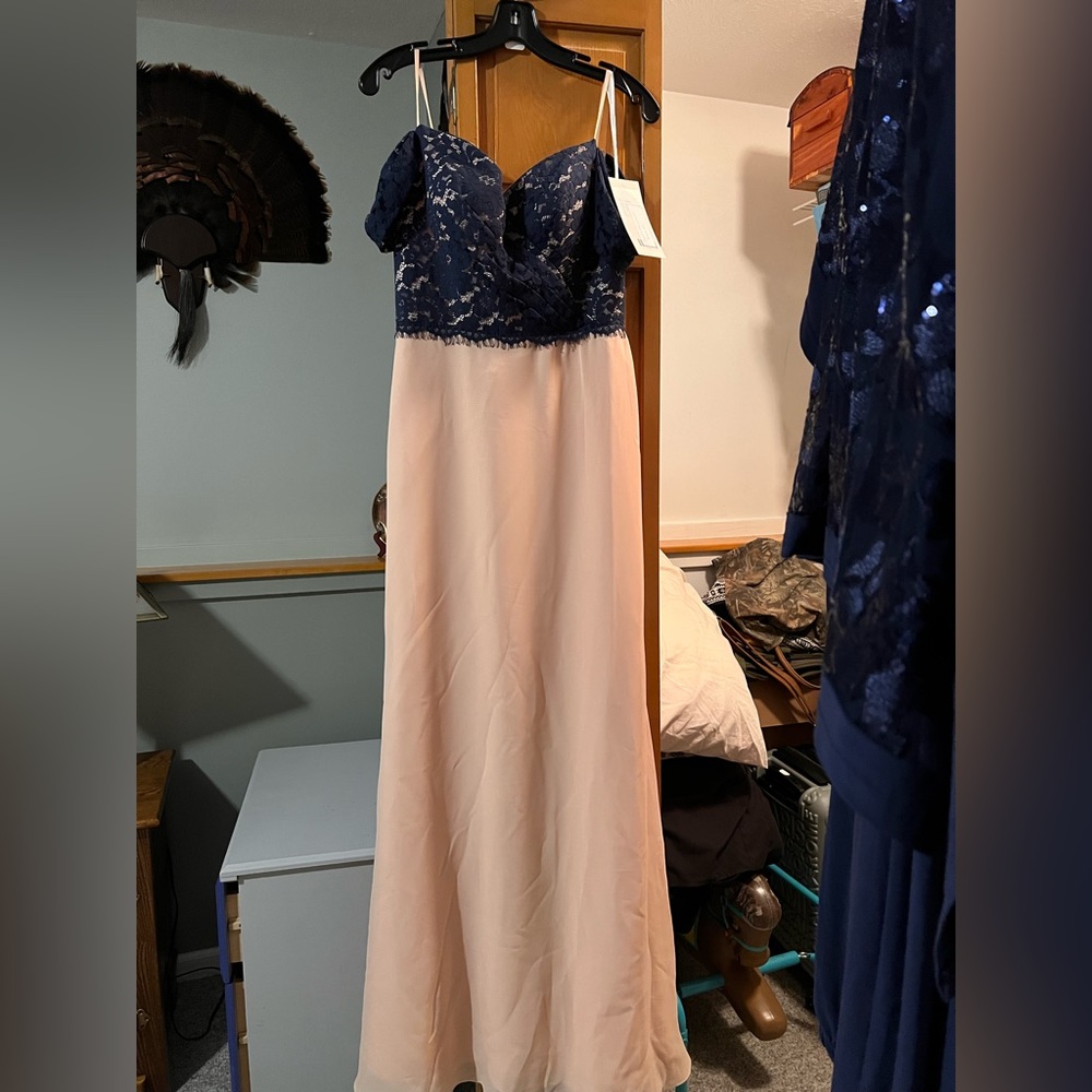 Brides maid/prom dress size 8 brand new. Never worn